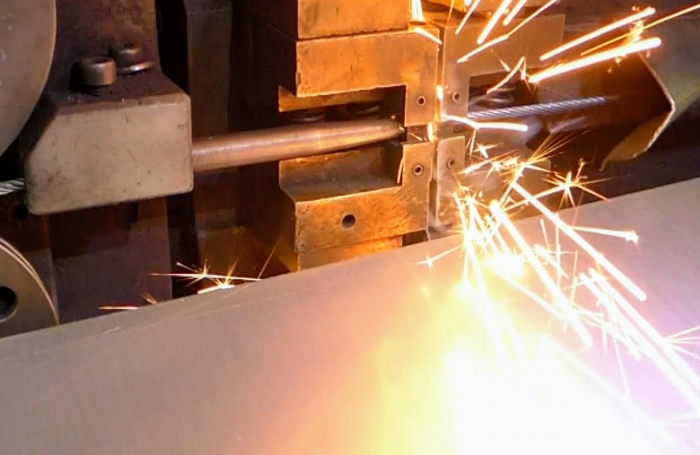 Débit câble, coupe électrique