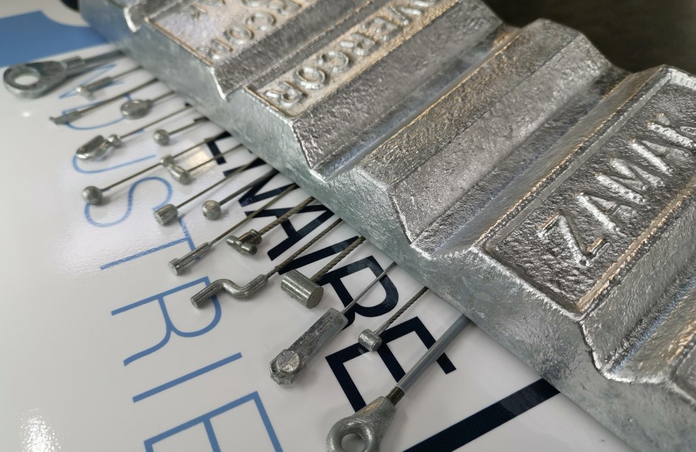 Surmoulage Zamak, pièce de forme à façon